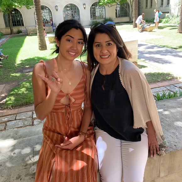 Meet your Posher, Ann - Picture 1 of 8